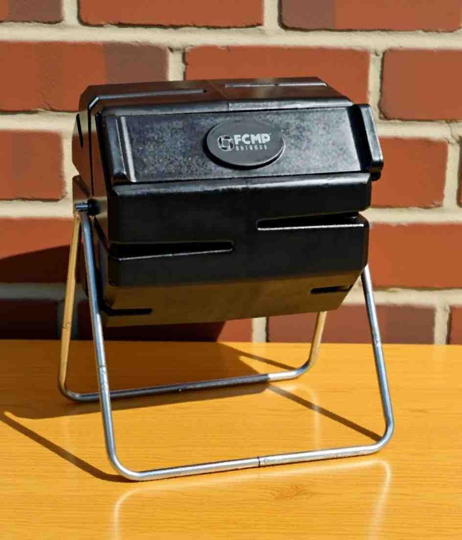 FCMP Outdoor 37 Gallon Tumbling Composter