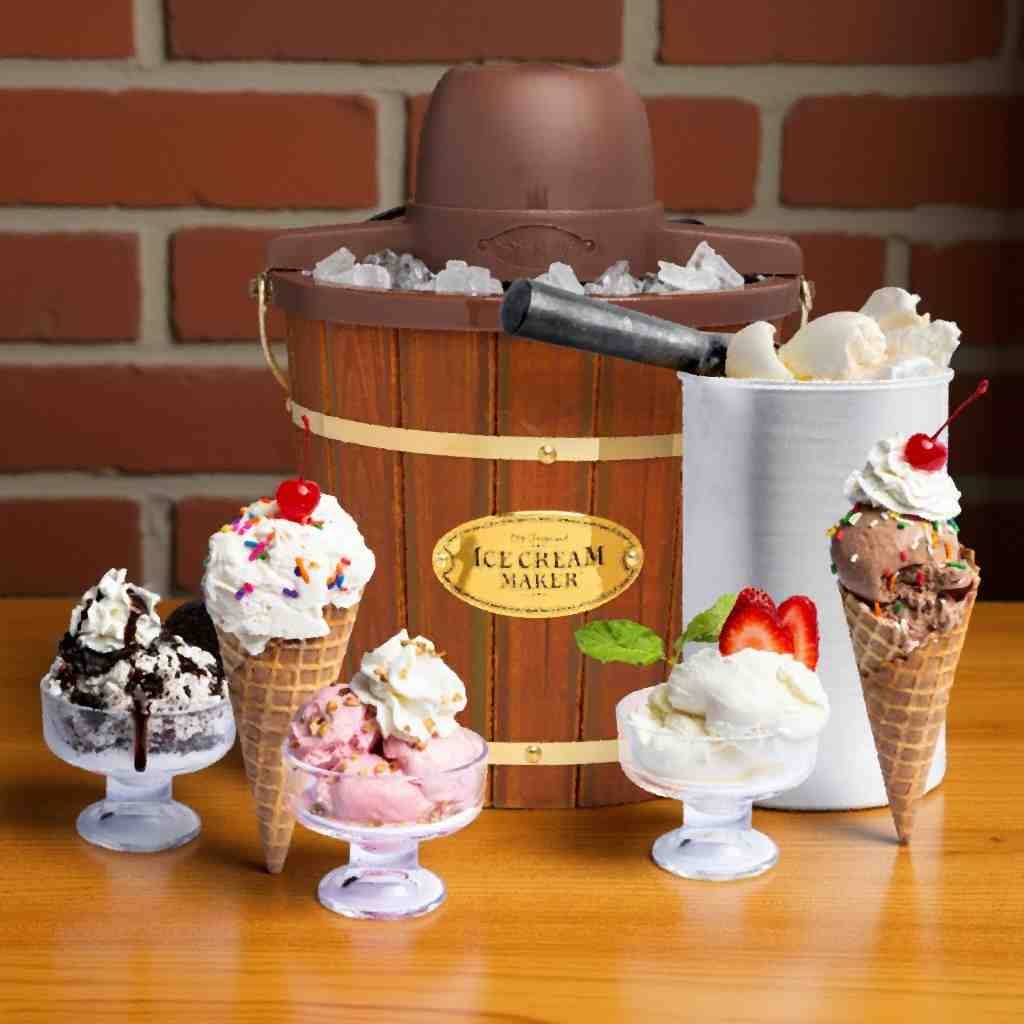 Nostalgia 4 Quart Electric Ice Cream Maker