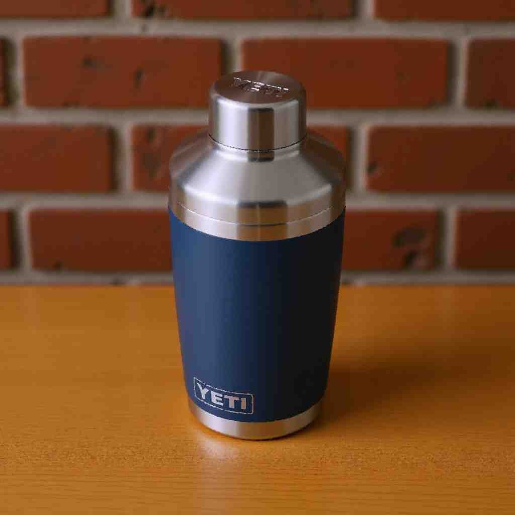 YETI Rambler 20 oz Cocktail Shaker