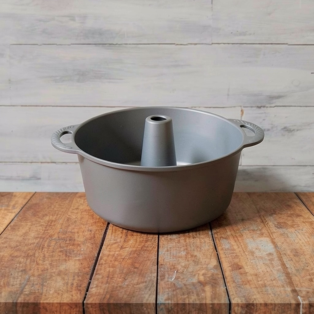 Nordic Ware Classic Cast Pound Cake, 18 Cup