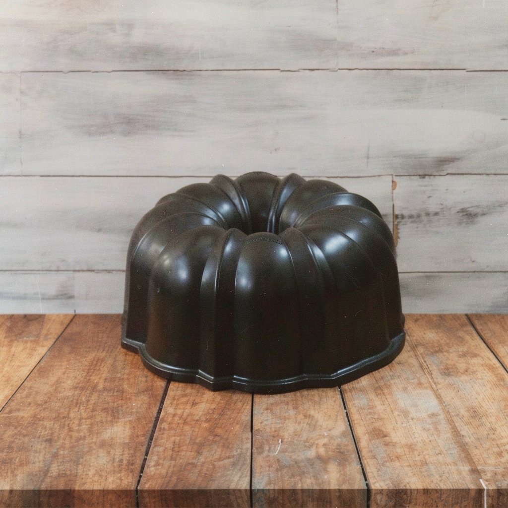 Nordic Ware Original Bundt, 12-Cup, Graphite