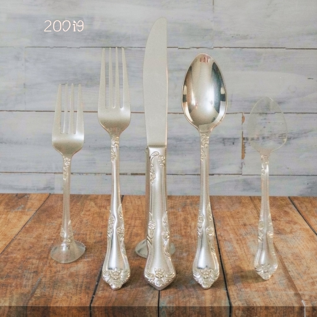 Oneida Azalea 45-Piece Flatware Set