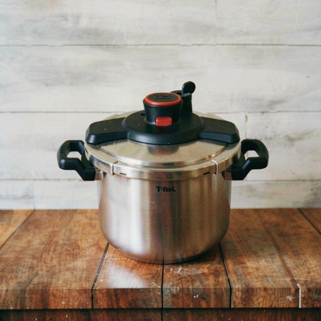 T-fal Clipso Stainless Steel Pressure Cooker, 6.3 Quart