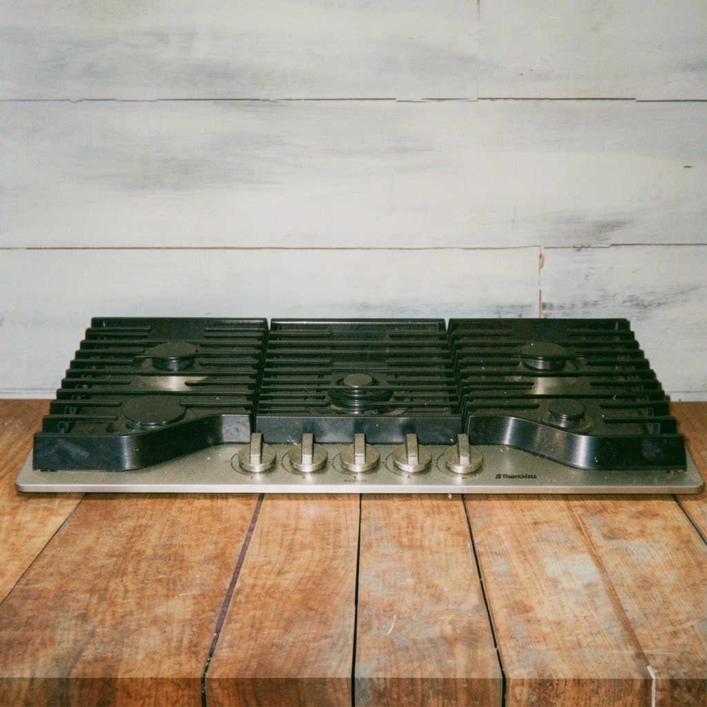 ThermoMate 36" Gas Cooktop, 5 Burners