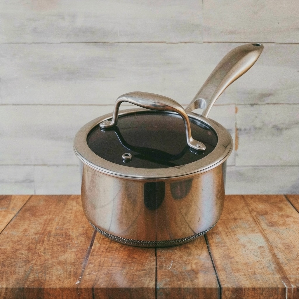 HexClad Hybrid Nonstick 1-Quart Saucepan