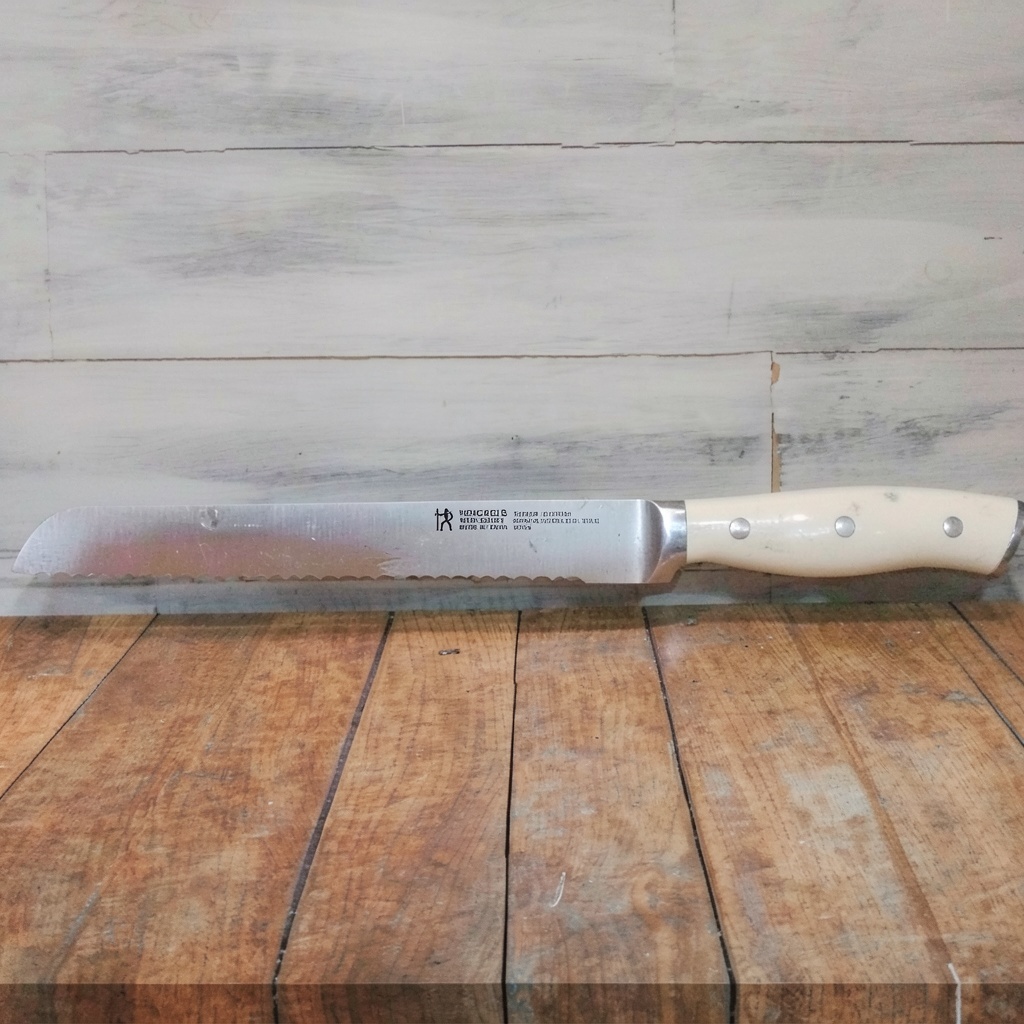 HENCKELS Forged Accent 8-inch Bread Knife